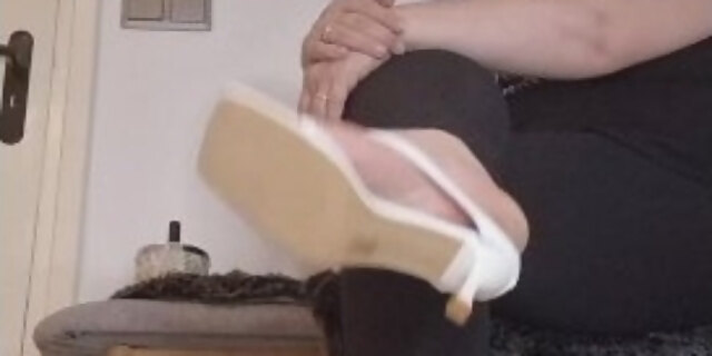 amateur,bbw,big ass,big tits,domination,feet,femdom,fetish,high heels,milf,reality,solo