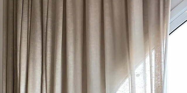 amateur,boobs,brunette,busty,couch,fingering,latin,solo,webcam