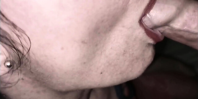 amateur,blowjob,brunette,close up,fetish,hd,milf,pov