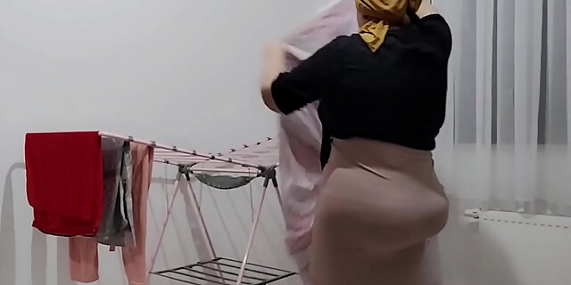 amateur,anal,ass,big ass,big tits,caught,cuckold,cum,cumshot,handjob,homemade,latina,reality,spy,stepmom