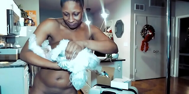 beauty,black,cosplay,costume,curvy,slut,webcam