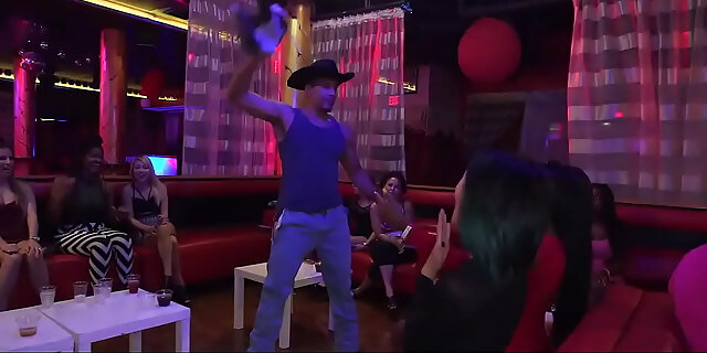 blowjob,club,dancing,group,orgy,party,wild