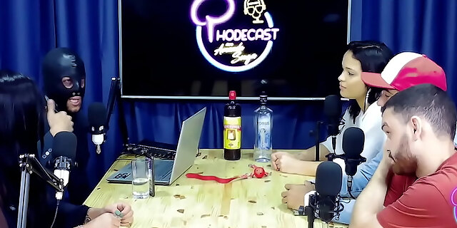 brunette,car,latina,pornstar